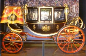 The Royal Mews: Coaches and Landaus – Elizabeth Hawksley